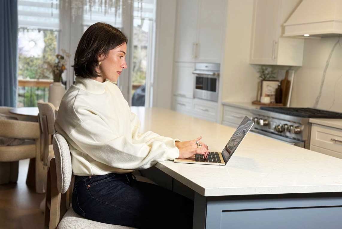 Adult learning Spanish online with a private Spanish instructor