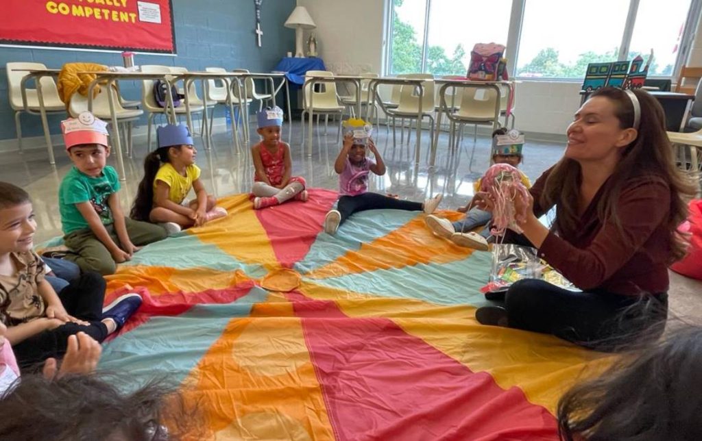Children and adults learning Spanish in Canada at The Spanish Schoolhouse