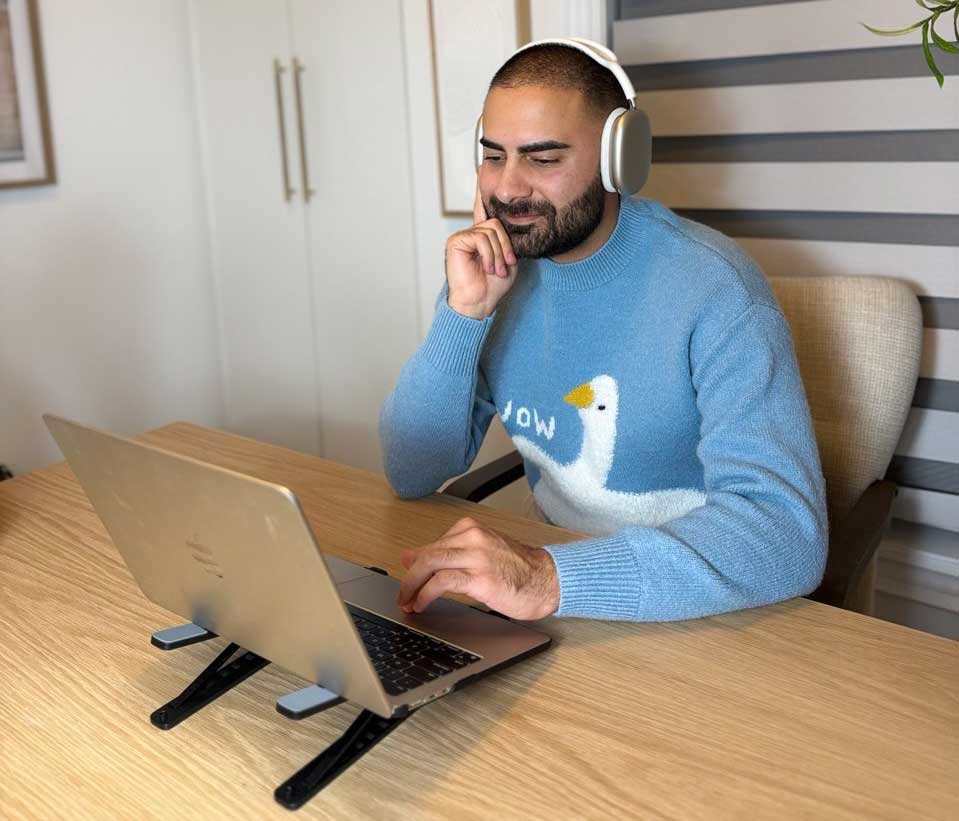 Joseph participating in a live online private Spanish lesson for adults